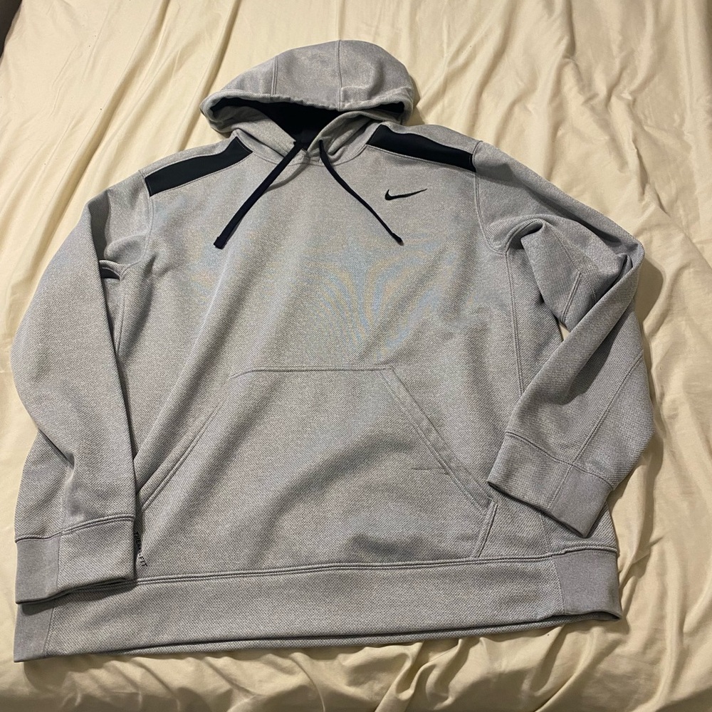 Nike Therma Fit Light Gray Men's Hoodie with Black Accents XL EUC